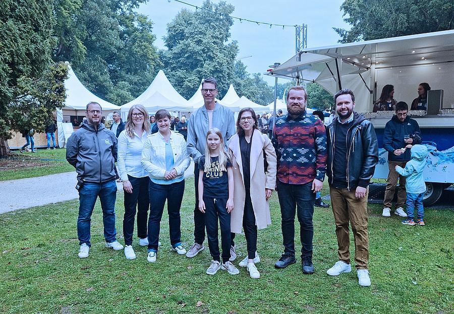 REWAG-Klassik im Park und REWAG-Nacht in Blau begeistern trotz Regenschauer